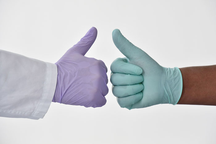 Cirugía ecoguiada ultramínimamente invasiva de la mano